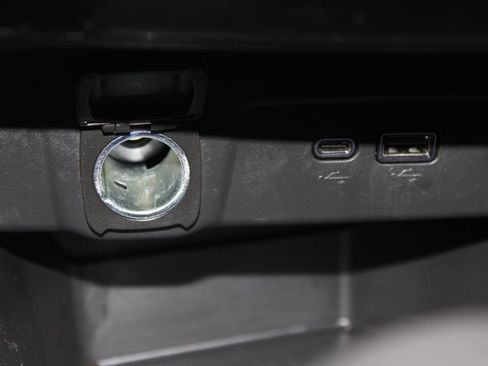 Used 2025 Chevrolet Trax LT w/ LT Convenience Package image 41