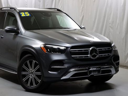 Certified 2025 Mercedes-Benz GLE 450 4MATIC image 2