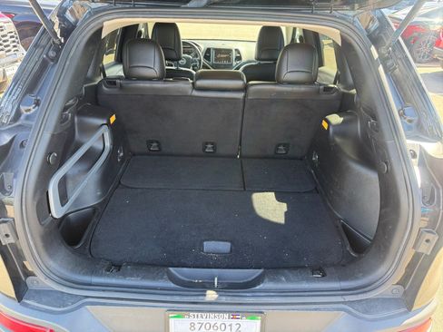Used 2016 Jeep Cherokee Limited AWD/4WD image 32