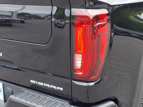 Used 2021 GMC Sierra 1500 Denali w/ Driver Alert Package II AWD/4WD image 9