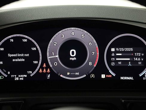 Certified 2025 Porsche Cayenne Coupe AWD/4WD image 24