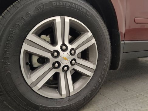 Used 2017 Chevrolet Traverse LT image 31