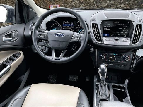 Used 2019 Ford Escape SEL image 5
