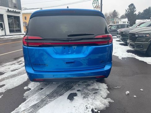 Used 2026 Chrysler Pacifica Select w/ S Appearance Package image 6