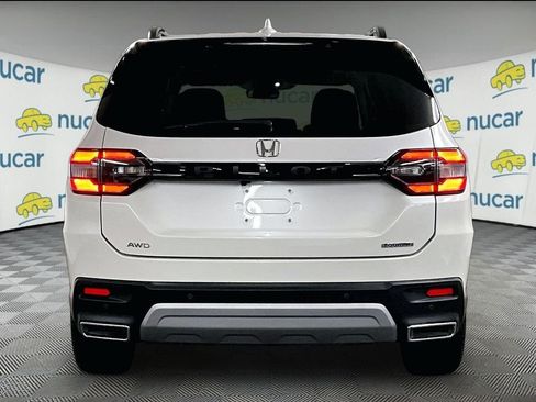 Used 2024 Honda Pilot Touring image 5