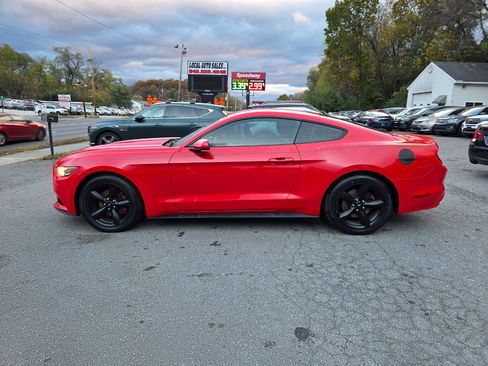 Used 2016 Ford Mustang Coupe image 8