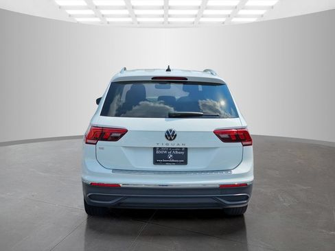 Used 2024 Volkswagen Tiguan SE FWD image 5