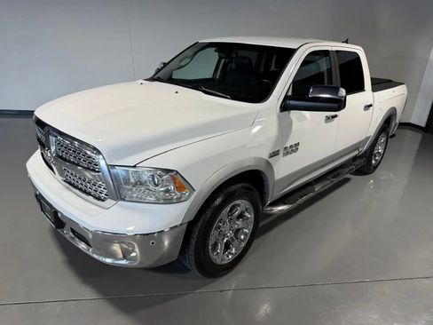 Used 2015 RAM 1500 Laramie w/ Convenience Group AWD/4WD image 43
