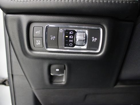 Used 2022 Lincoln Nautilus Reserve image 19