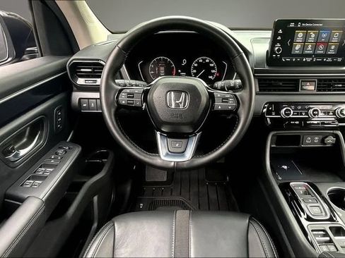 Certified 2025 Honda Pilot EX-L image 8