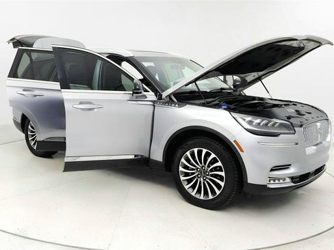 Used 2020 Lincoln Aviator Reserve w/ Elements Package Plus AWD/4WD image 12