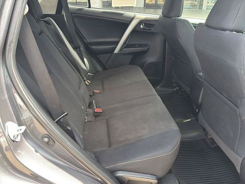 Used 2018 Toyota RAV4 XLE AWD/4WD image 14