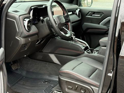 Used 2023 Chevrolet Colorado Z71 w/ Z71 Convenience Package 2 image 6