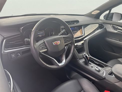 Certified 2025 Cadillac XT6 Premium Luxury image 24