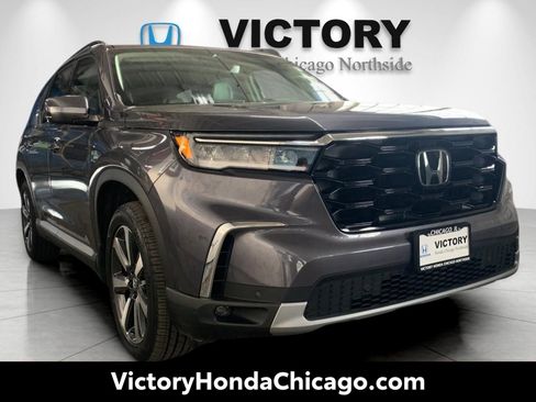 Certified 2024 Honda Pilot Touring image 1
