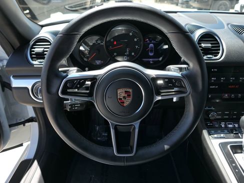 Used 2024 Porsche 718 Boxster RWD image 17