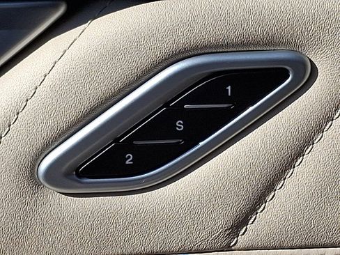 Used 2020 Maserati Levante S GranLusso image 27