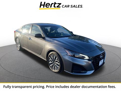 Used 2025 Nissan Altima 2.5 SV FWD image 1