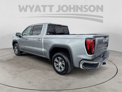 Used 2025 GMC Sierra 1500 SLT image 3