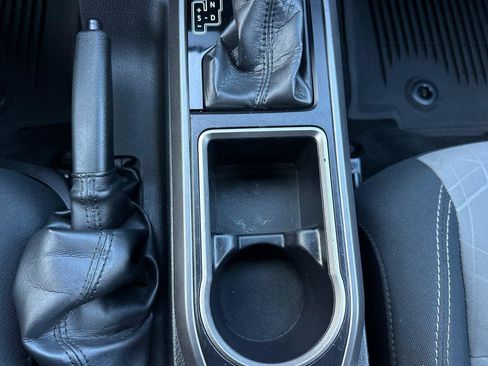 Used 2022 Toyota Tacoma TRD Off-Road image 33