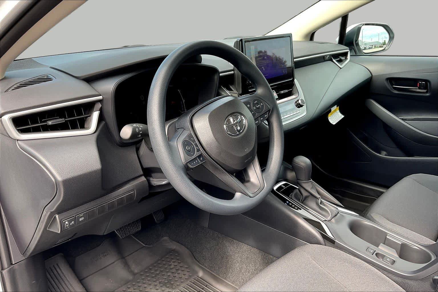 Used 2026 Toyota Corolla LE FWD image 8