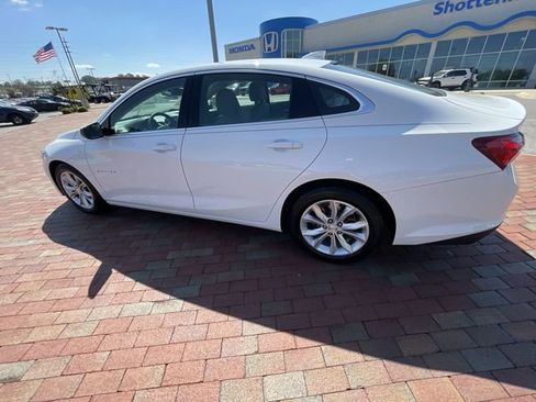 Used 2022 Chevrolet Malibu LT FWD image 29