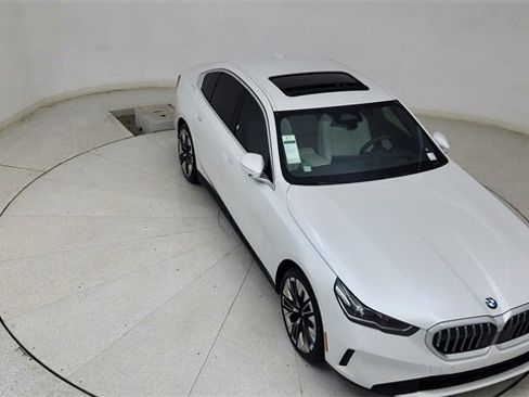Used 2025 BMW 530i image 80