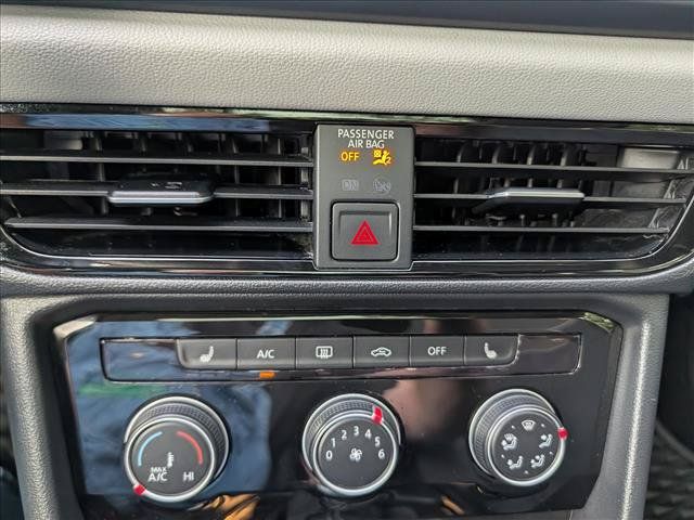 Certified 2023 Volkswagen Taos SE w/ Panoramic Sunroof Package FWD image 34