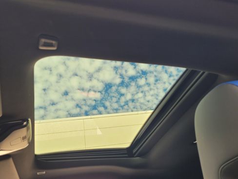 Used 2026 BMW M2 w/ Lighting Package image 19