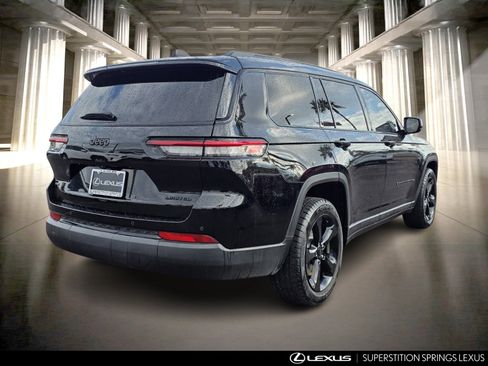 Used 2023 Jeep Grand Cherokee L Limited w/ Black Appearance Package image 4