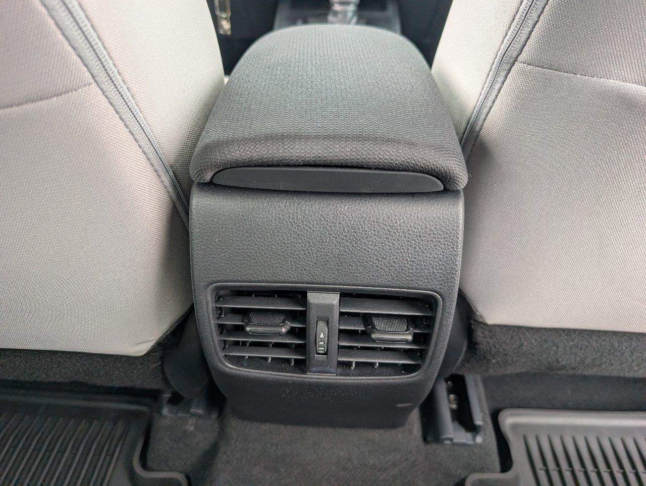 Used 2026 Toyota Corolla Cross L FWD image 7
