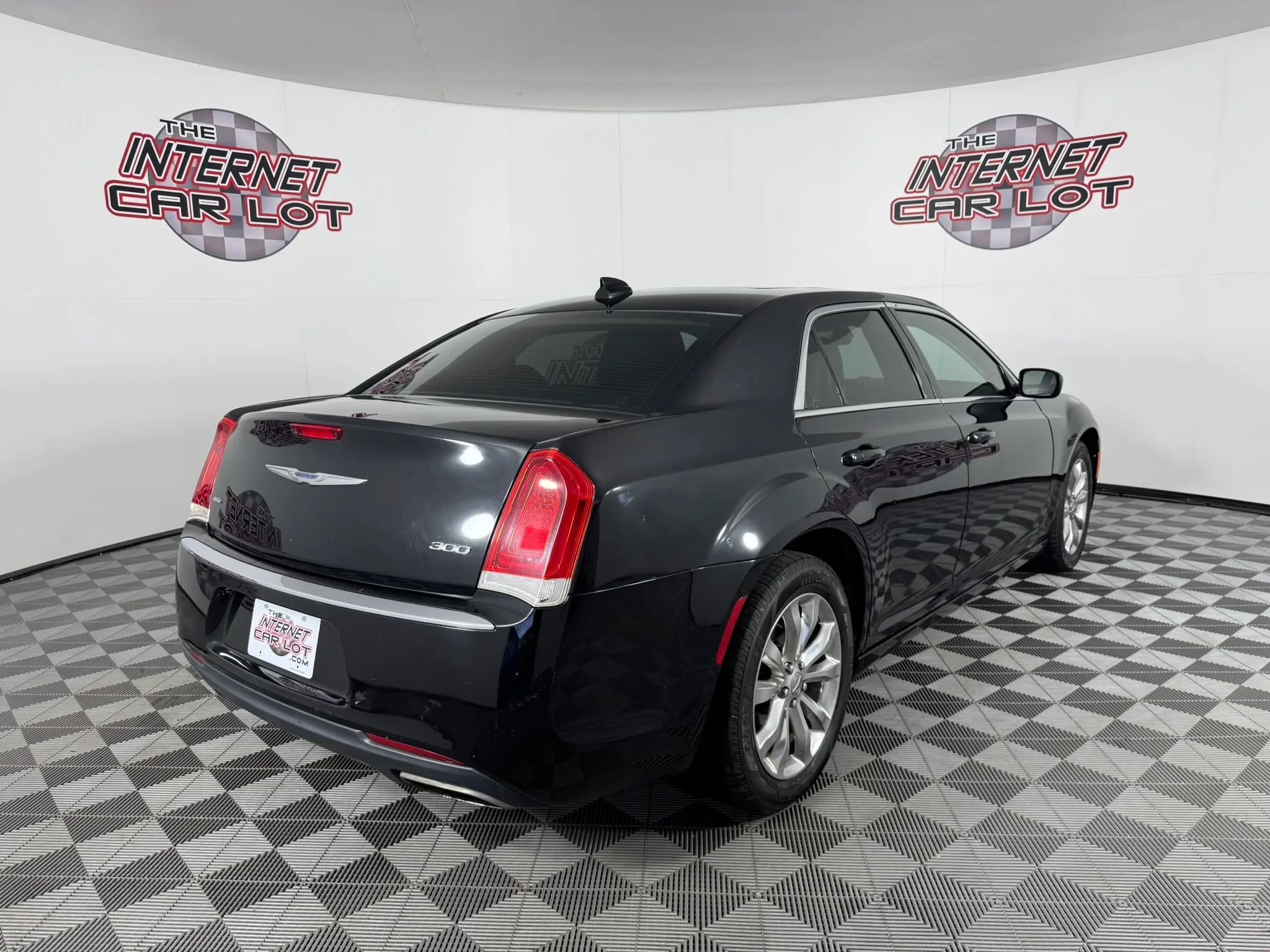 Used 2016 Chrysler 300 Limited AWD/4WD image 7