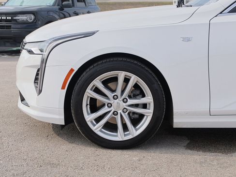 Used 2023 Cadillac CT4 Luxury image 12