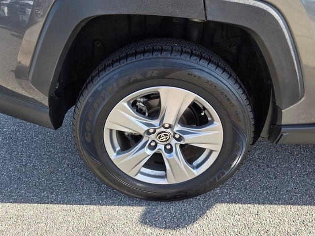 Used 2024 Toyota RAV4 XLE AWD/4WD image 15