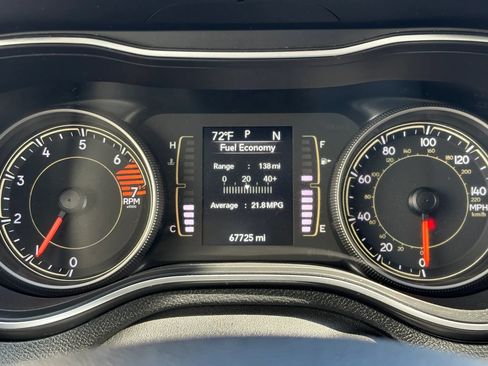 Used 2019 Jeep Cherokee Latitude w/ Popular Appearance Group AWD/4WD image 23