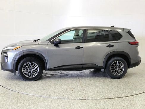 Used 2024 Nissan Rogue S FWD image 4