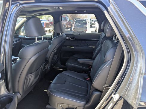 Used 2023 Hyundai Palisade Calligraphy image 31