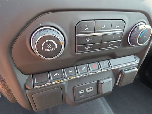 Used 2022 Chevrolet Silverado 1500 Custom image 16