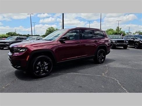 Used 2024 Jeep Grand Cherokee L Laredo image 20