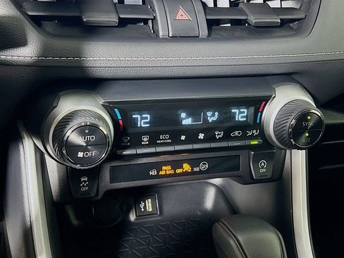 Used 2025 Toyota RAV4 XLE AWD/4WD image 14