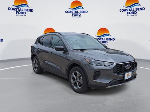Used 2025 Ford Escape ST-Line AWD/4WD image 2