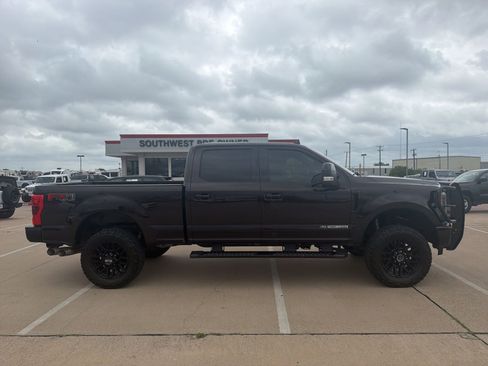 Used 2019 Ford F250 Lariat w/ Lariat Ultimate Package image 4