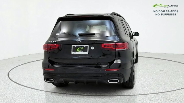 Used 2023 Mercedes-Benz GLB 250 w/ AMG Line image 7