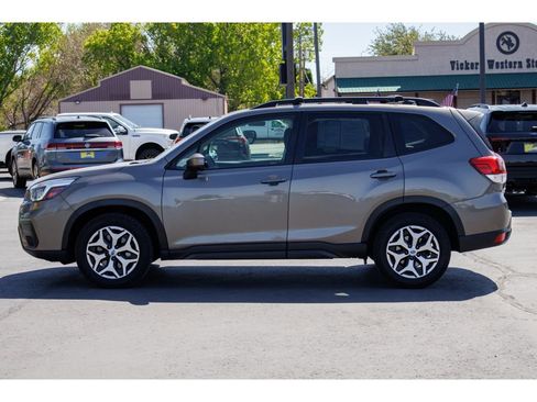 Used 2020 Subaru Forester Premium AWD/4WD image 6