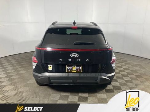 Used 2024 Hyundai Kona SEL w/ Convenience Package FWD image 5