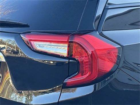 Used 2023 GMC Terrain Denali w/ Black Diamond Edition image 6