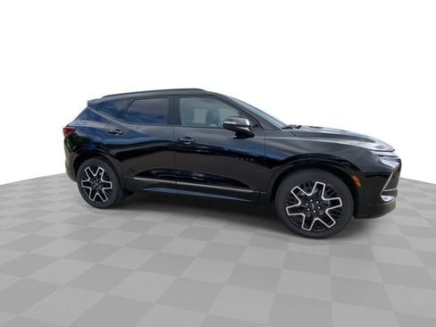 Used 2023 Chevrolet Blazer RS w/ Driver Confidence II Package AWD/4WD image 3