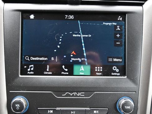 Used 2019 Ford Fusion SE FWD image 18