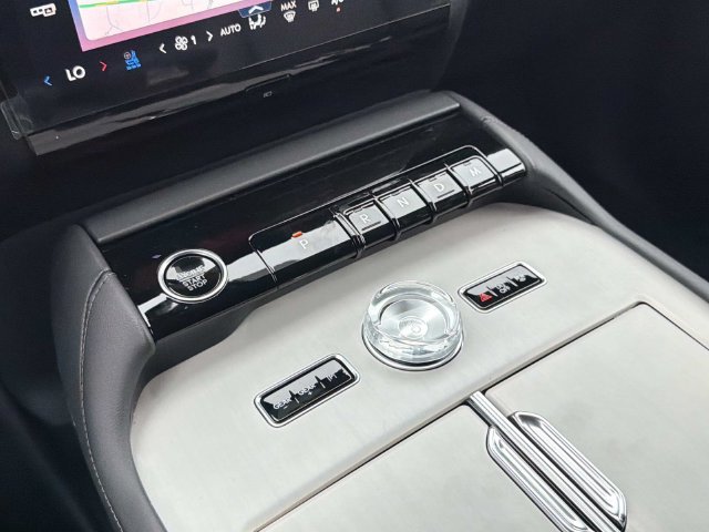 New 2026 Lincoln Navigator Premiere AWD/4WD image 29