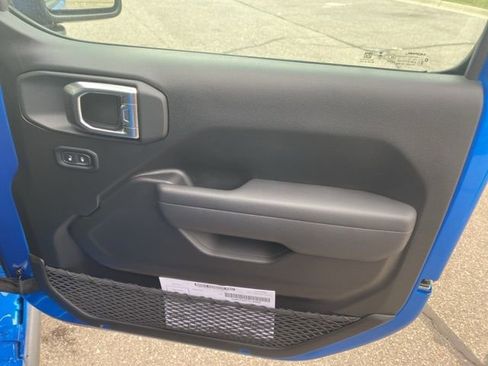 New 2026 Jeep Gladiator Willys AWD/4WD image 30